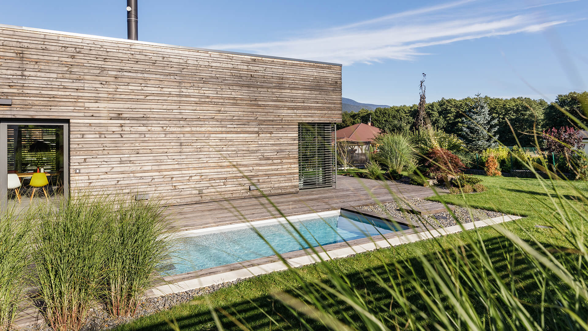 Bazény Bílek - Luxusní zapuštěný bazén z těžké fólie u moderní stavby